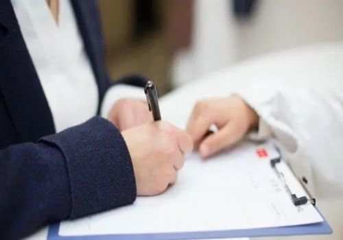 离婚拆迁房怎么分配房产证